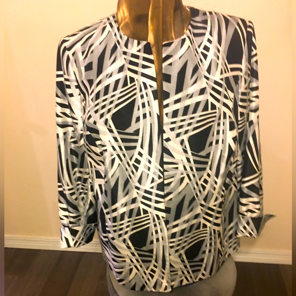 Stylish jacket in black to silver abstract print, Princess lines.
